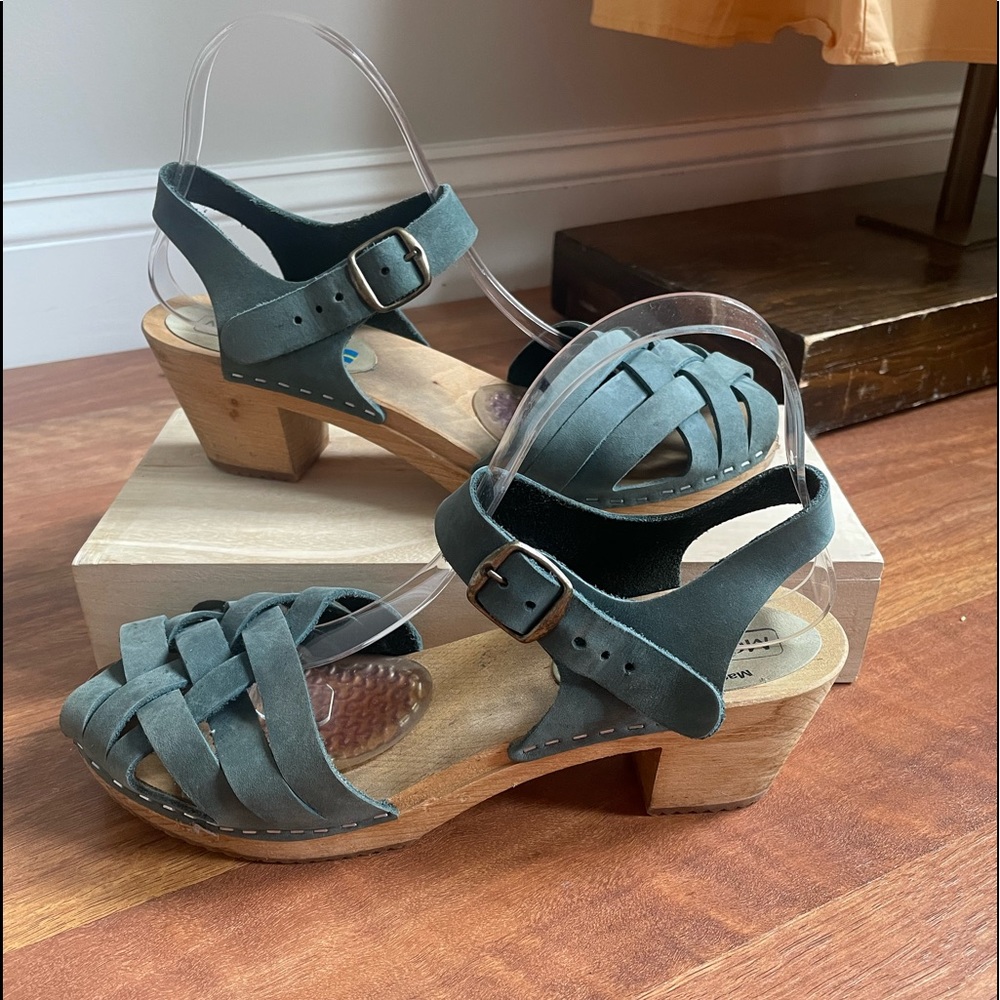 Moheda heeled clogs EUC